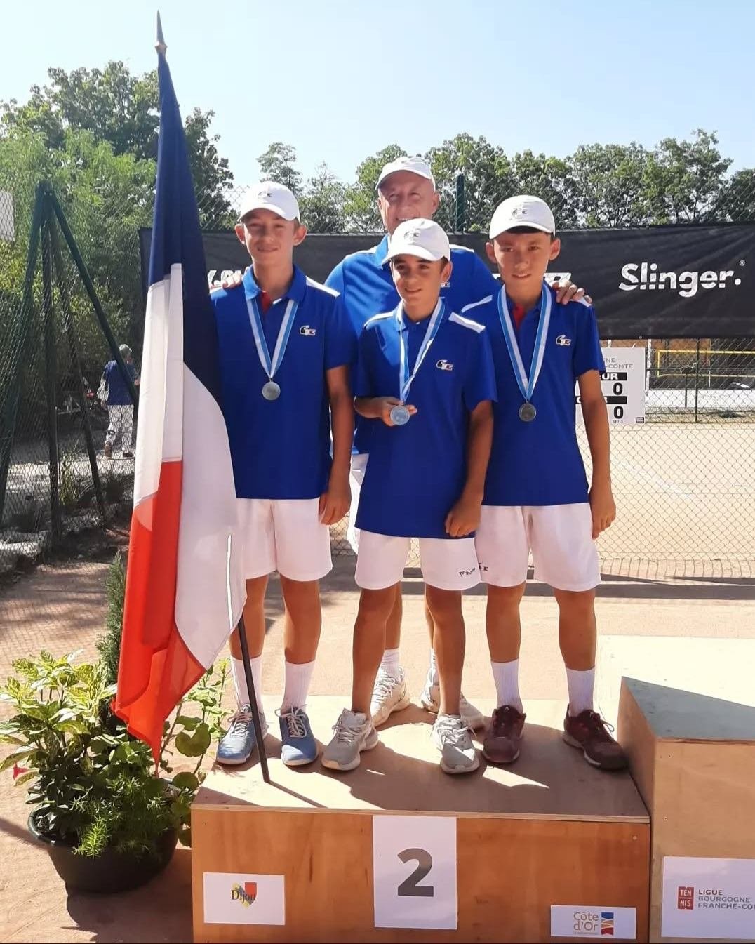 Athlètes sur le podium d'un tournoi